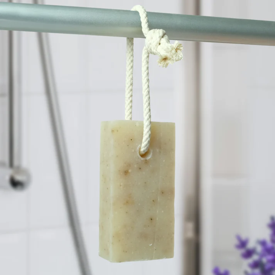 Lavender sápa með bandi 125 gr.