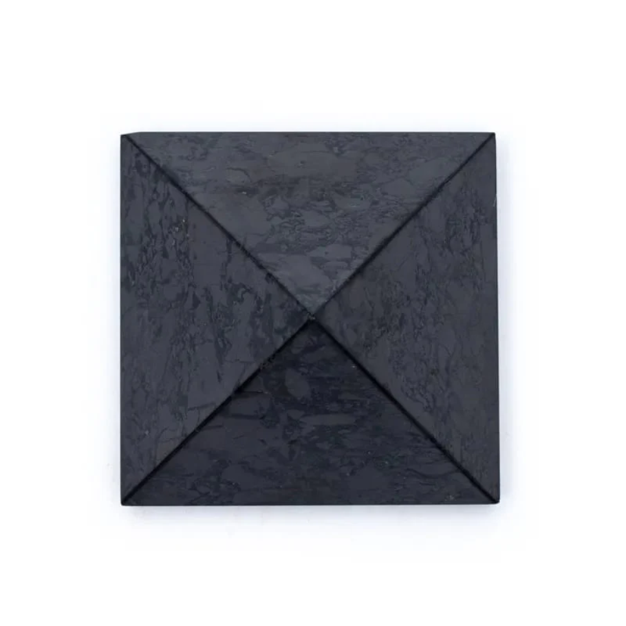 Shungite pýramídi