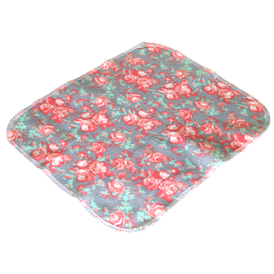 Ekki pappírsþurrkur 12 stk. á rúllu. Rósir. 25x30 cm.