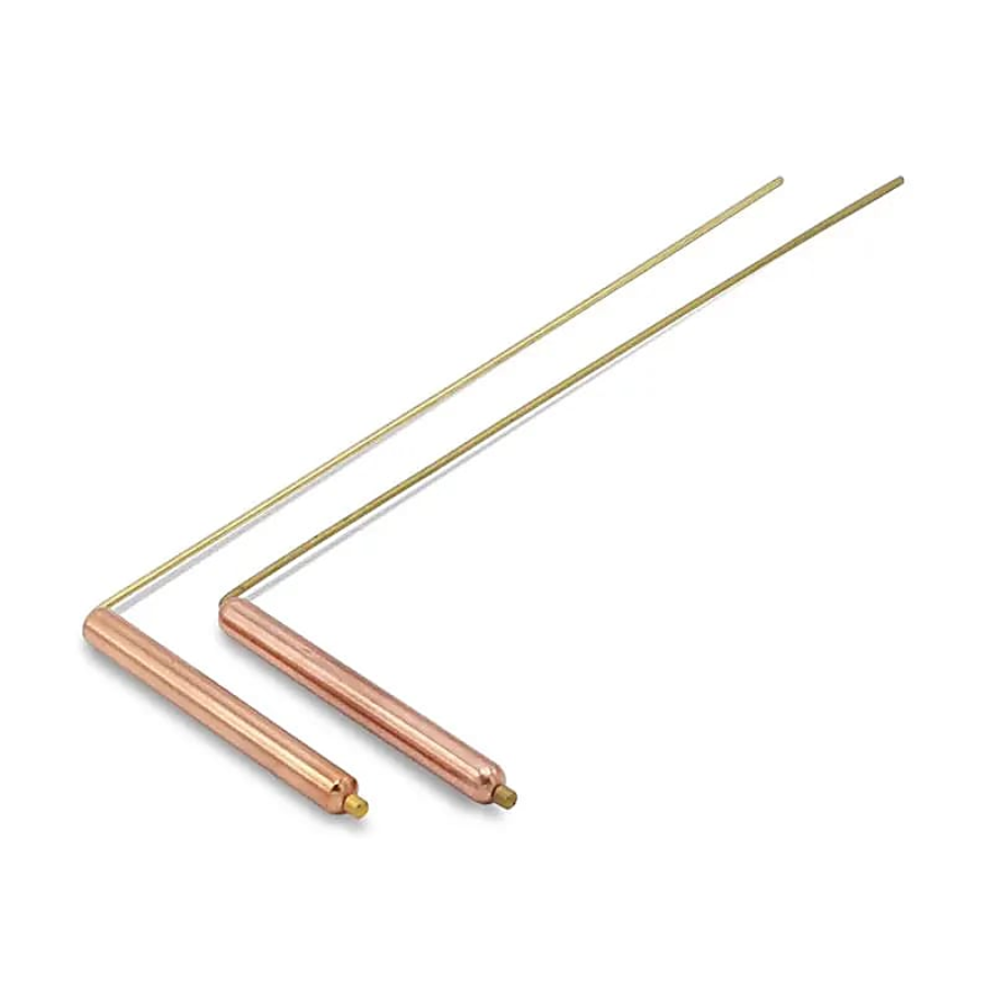 Spáteinar (dowsing rods) úr látúni með koparhöldum, sett
