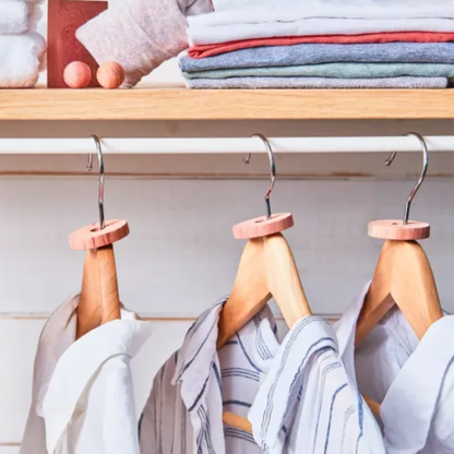 Sedrusviðarskífur á herðatré